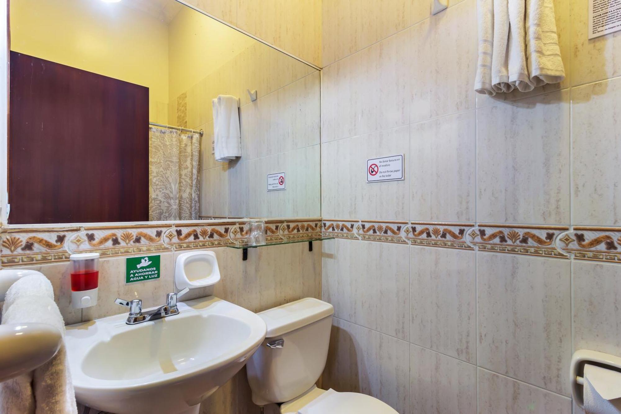 Hotel La Cartuja Quito Luaran gambar